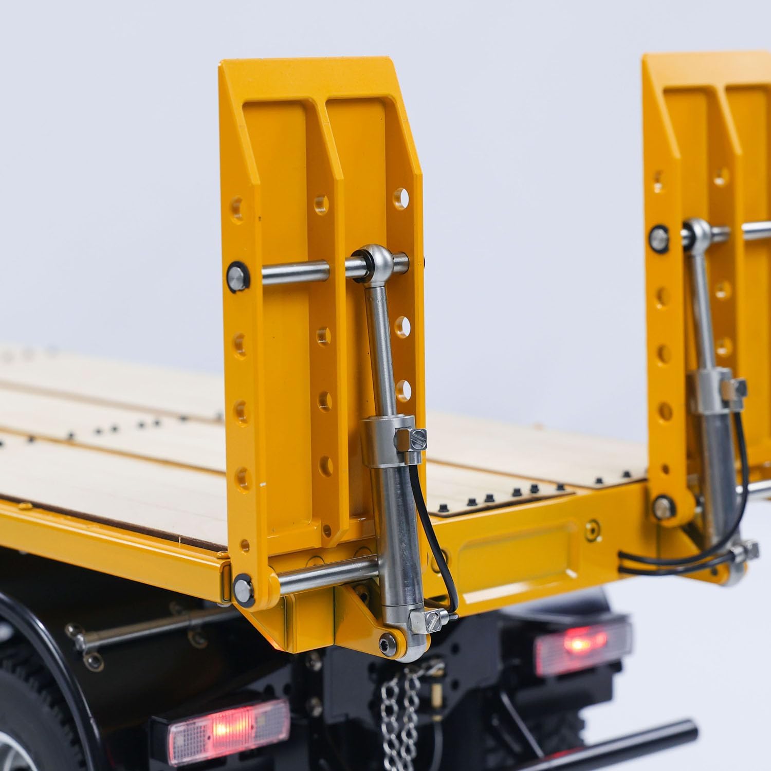 TOUCAN RC HOBBY 1/14 8X8 RC Hydraulic Wrecker Truck 2Speed Remote Control Road Rescue Vehicle CNC Axle Differential Locks Light System Battery