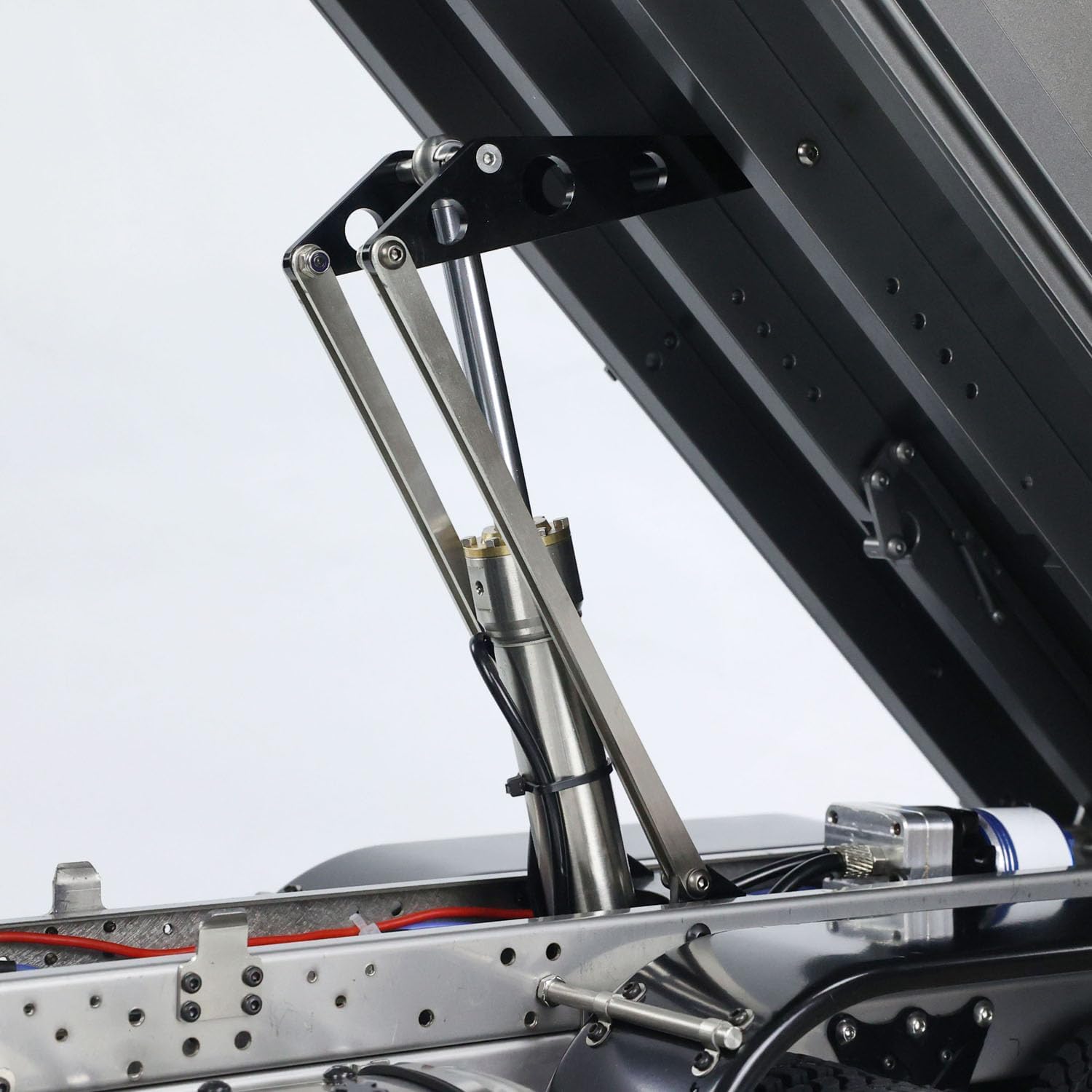 Metal 1/14 6x6 Hydraulic RC Dump Truck 3363 Remote Control Tipper Car Sound 2-Speed Transmission Differential Lock Axles Light Sound System Hobby Grade Model