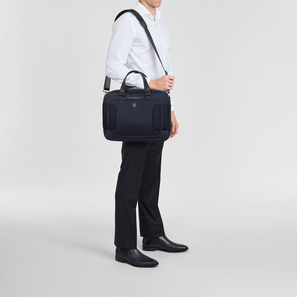 Victorinox Werks Traveler 7.0, Deluxe Briefcase, Briefcase with 15.6