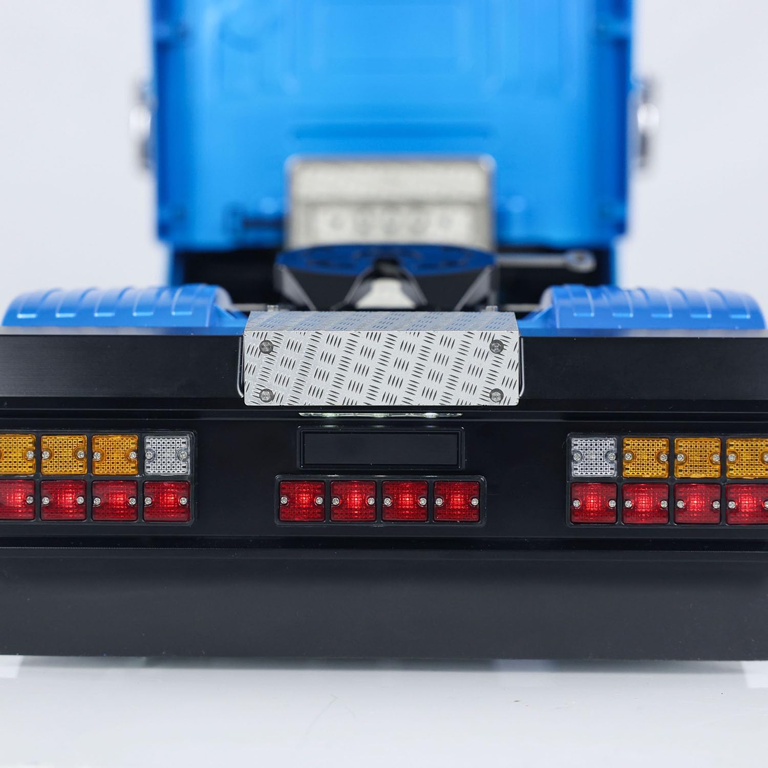 LESU 1/14 4X4 RC Tractor Truck RTR Remote Control Car Model Sound Light System Metal Chassis 4X4 All-Wheel Drive Differential Lock Two-Speed Transmission Truck Model