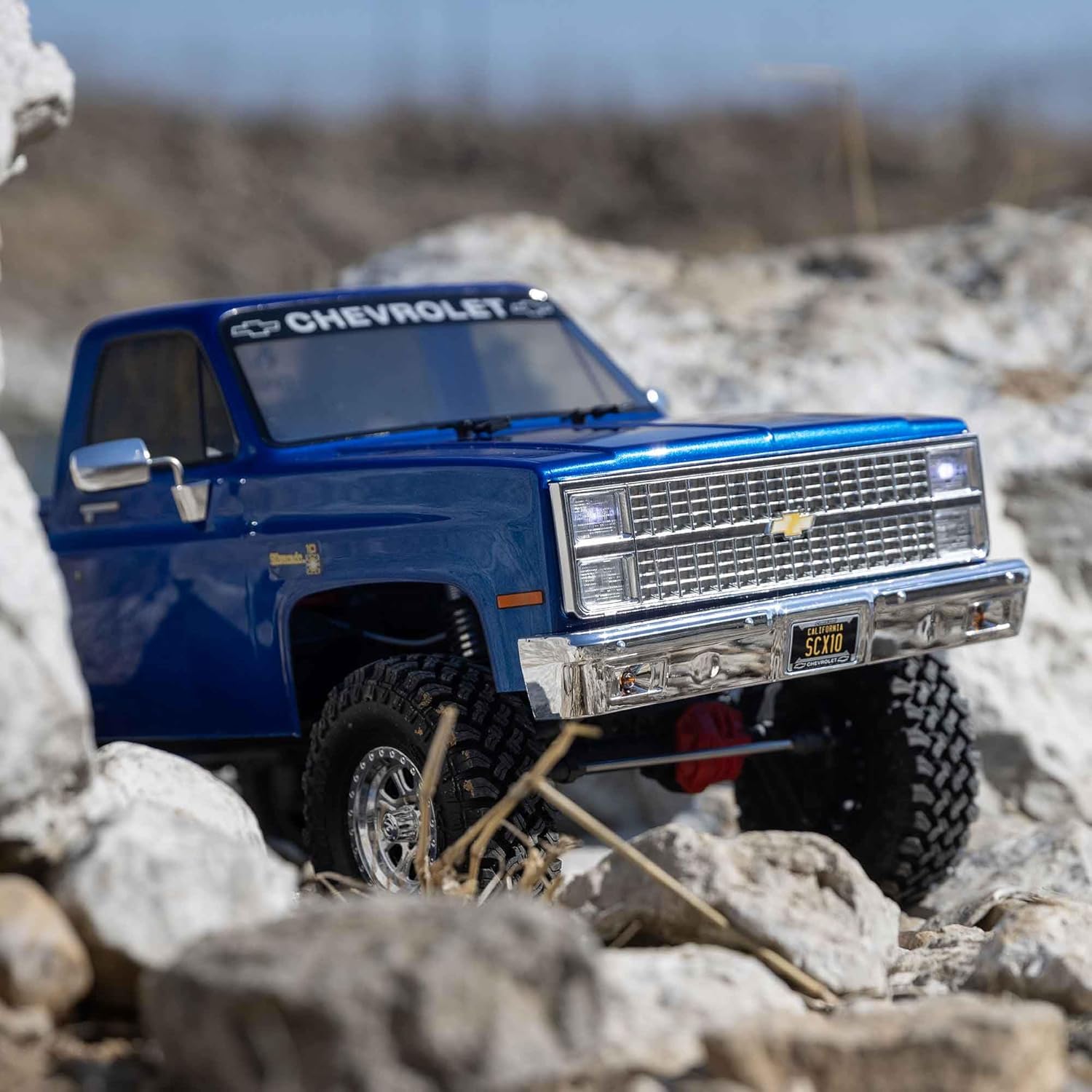 Axial RC Truck SCX10 III Base Camp 82 Chevy K10 RTR (Ready-to-Run, Battery and Charger Not Included) Blue, AXI03030T1