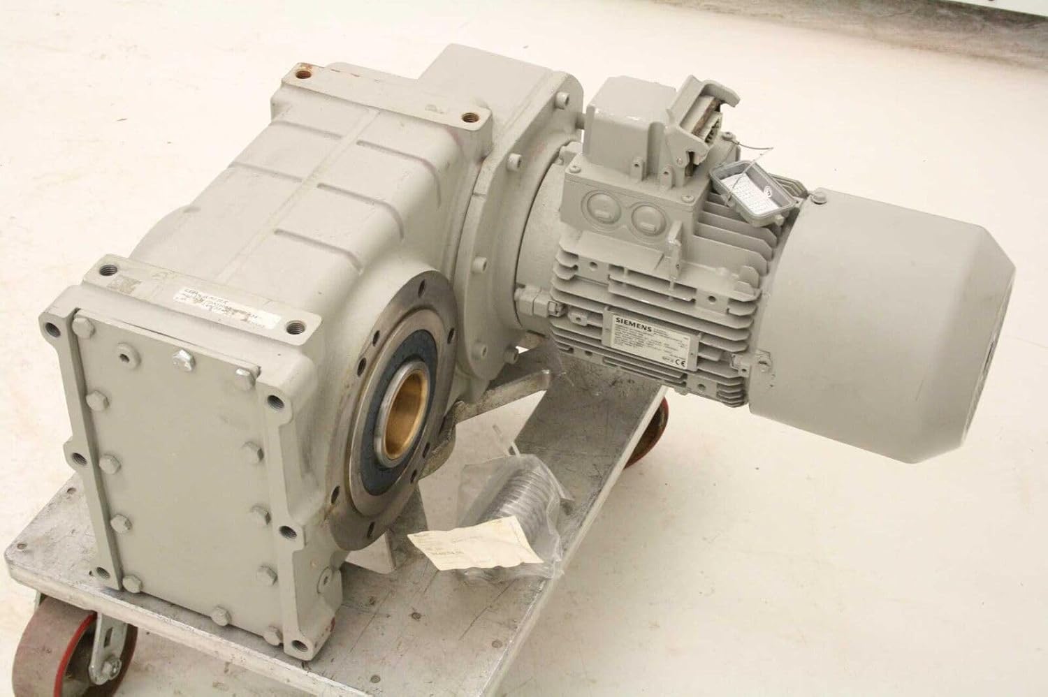 #US FDAS108B-LA112MB4-L60/38NH Parallel Shaft 4 KW 118:1 Ratio