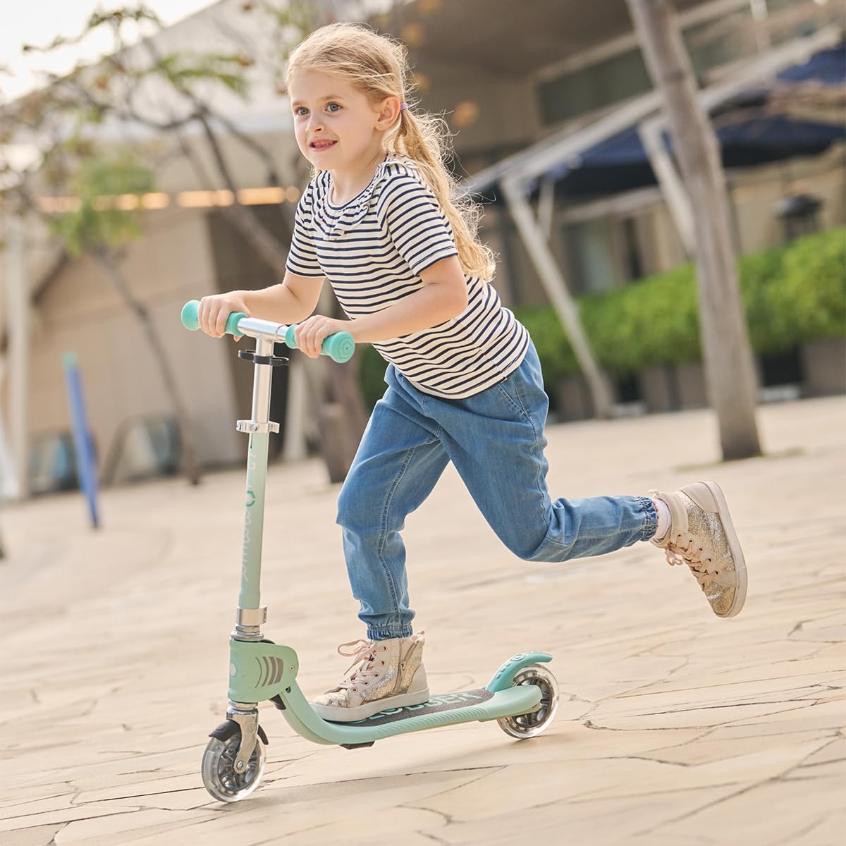 Globber - Flow Foldable Junior Lights - 2 Wheels Foldable Scooter for Children from 3 Years