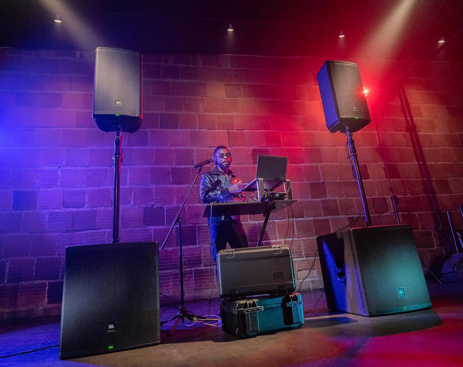 JBL Professional EON718S Powered PA Subwoofer with Bluetooth, 18-inch, Wired Electric, Black