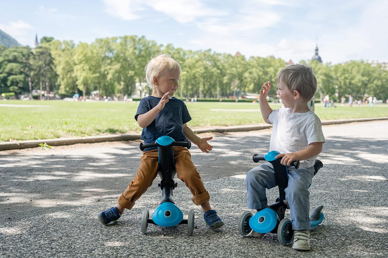 Globber - GO•UP Deluxe - 3 Wheel Evolutionary Scooter with Seat for Children Aged 15 m+ to 6 Years +