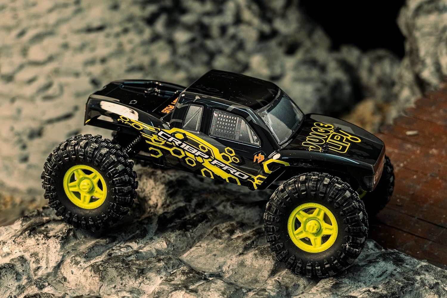 HOBBYPLUS Helidirect 1/18 RC Crawler - CR18P PRO Brushless Juice Up 4x4 RTR w HBW Electronics 2.4GHz 4CH TX 3S Lipo Battery - Remote Control Car 1/18 RC Rock Crawler 4WD Off-Road for Adults - Yellow