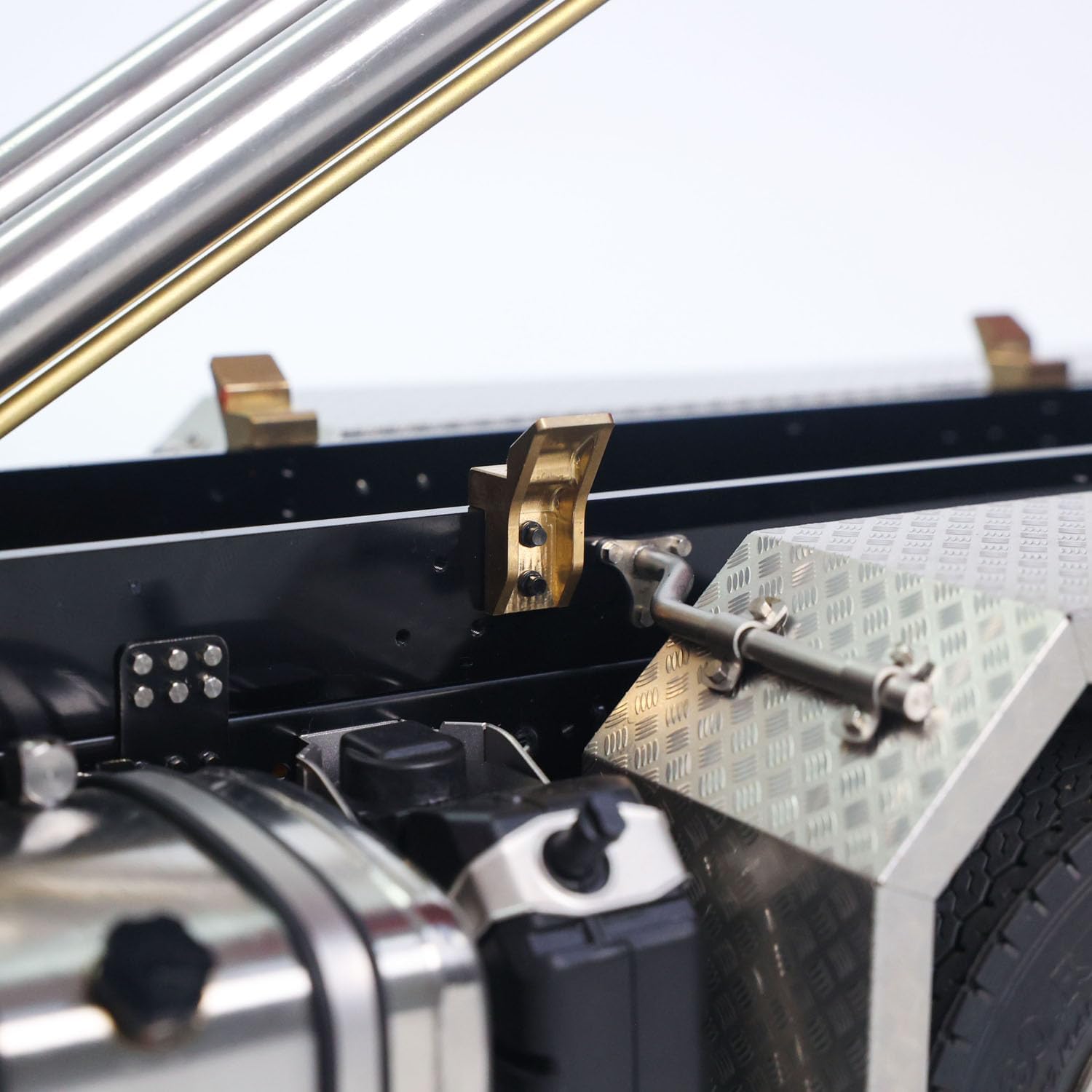 1/14 RC Hydraulic Dumper Truck 8X8 Roll On Off Full Dumper Car Rear Axle Steering Light Sound I6S Radio Controller(Yellow)