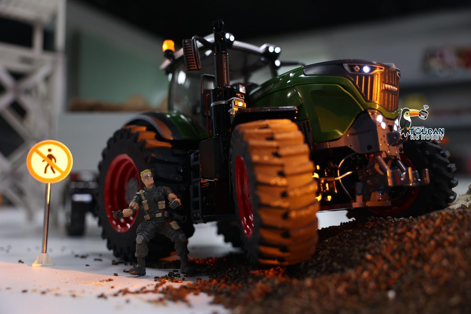 TOUCAN RC HOBBY 1/16 Lesu 4X4 1050 RC Tractors RTR Metal Chassis Car Differential Lock Model