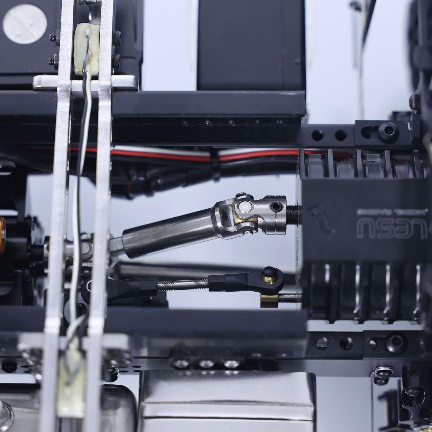 LESU Metal 1/14 RC Hydraulic Dumper Truck 3-Speed Transmission Differential Lock Three-Way Dumping RTR Remote Control Tipper Car Model