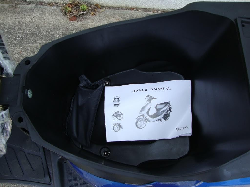 Upgraded 50cc Scooter for youth and adult Moped scooter withmatching trunk (BLACK)