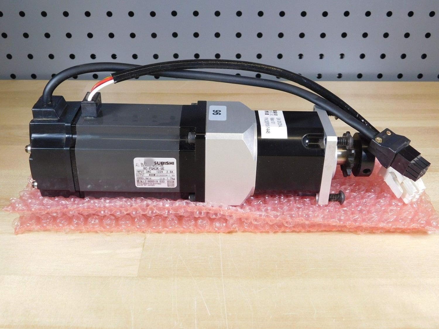 Servo Motor HC-PQ43K-UE Sealed in Box 1 Year Warranty
