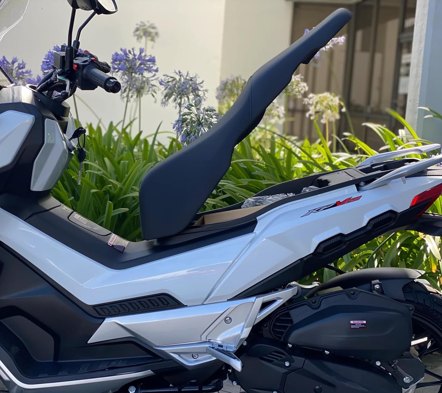 Lifan KPV 150 | 150cc Adventure Scooter | Fuel-Injected | Liquid-Cooled | Automatic CVT | 98 MPG | Front & Rear Disk Brakes | USB Port | Gas EFI ADV Scooter | Street Legal Delivery Moped with Storage