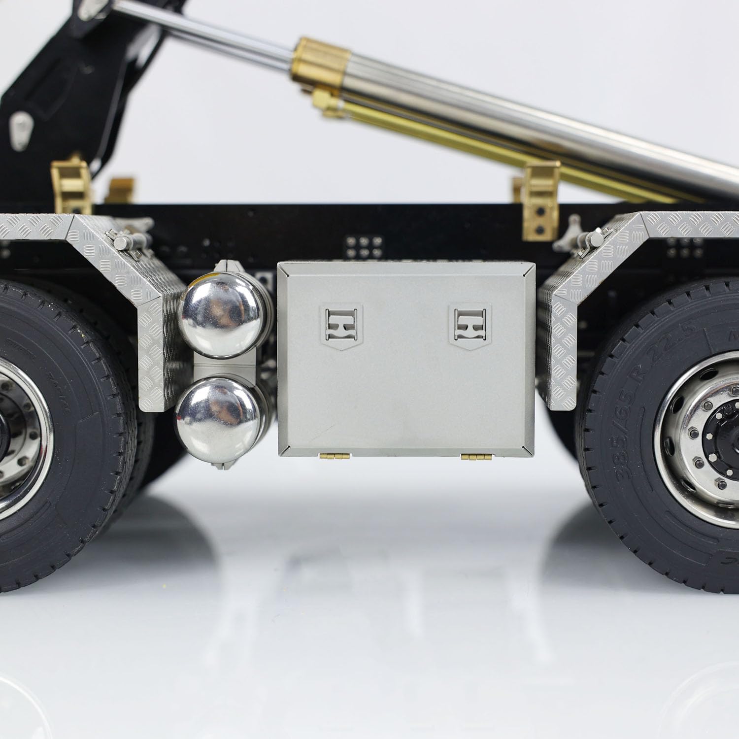 1/14 8x8 RC Hydraulic Full Dump Truck 3-Speed Transmission Roll-on Dumper Trucks for Adult Hobby(Red)