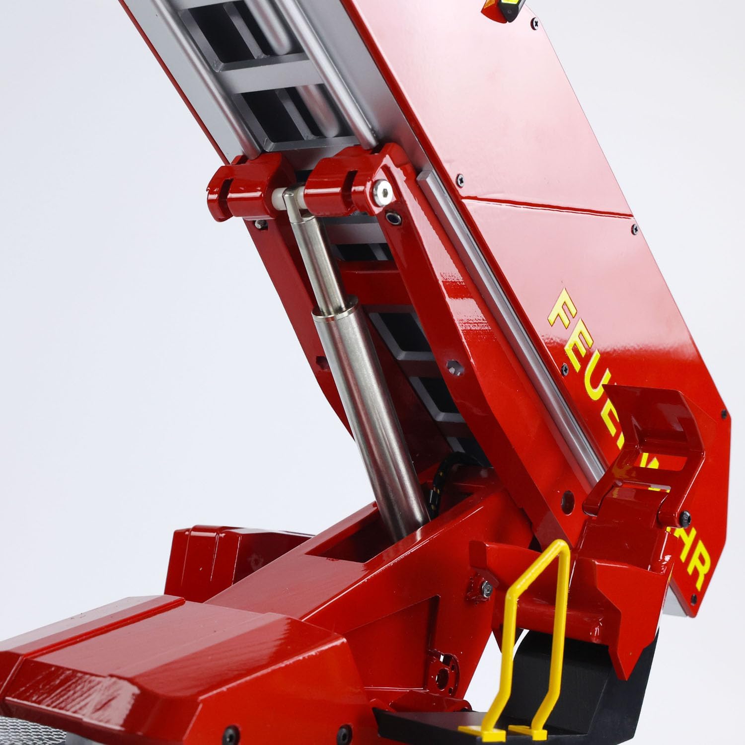 1/14 4X2 Metal Chassis Electric Lift Ladder Truck RC Fire Truck Two-Speed Transmission Differential Lock Light Sound System Hobby Grade Model for Ages 14+