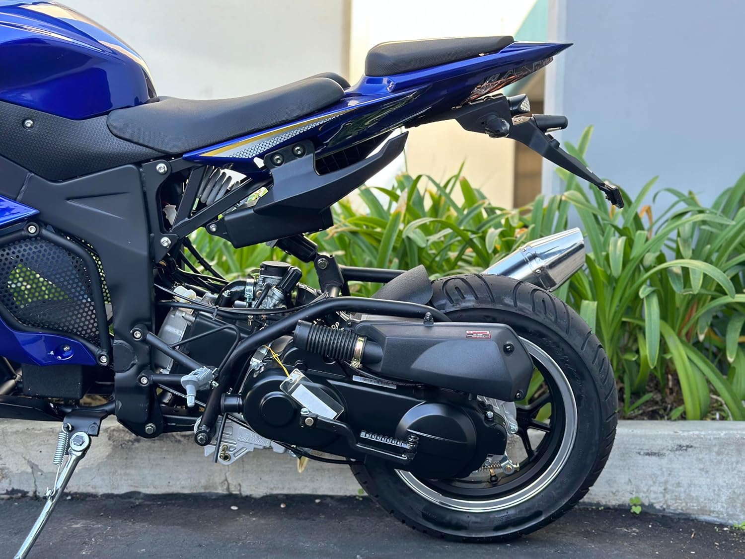 Venom x18 50cc Ninja Motorcycle, Moped Scooter, Automatic RX1, 12