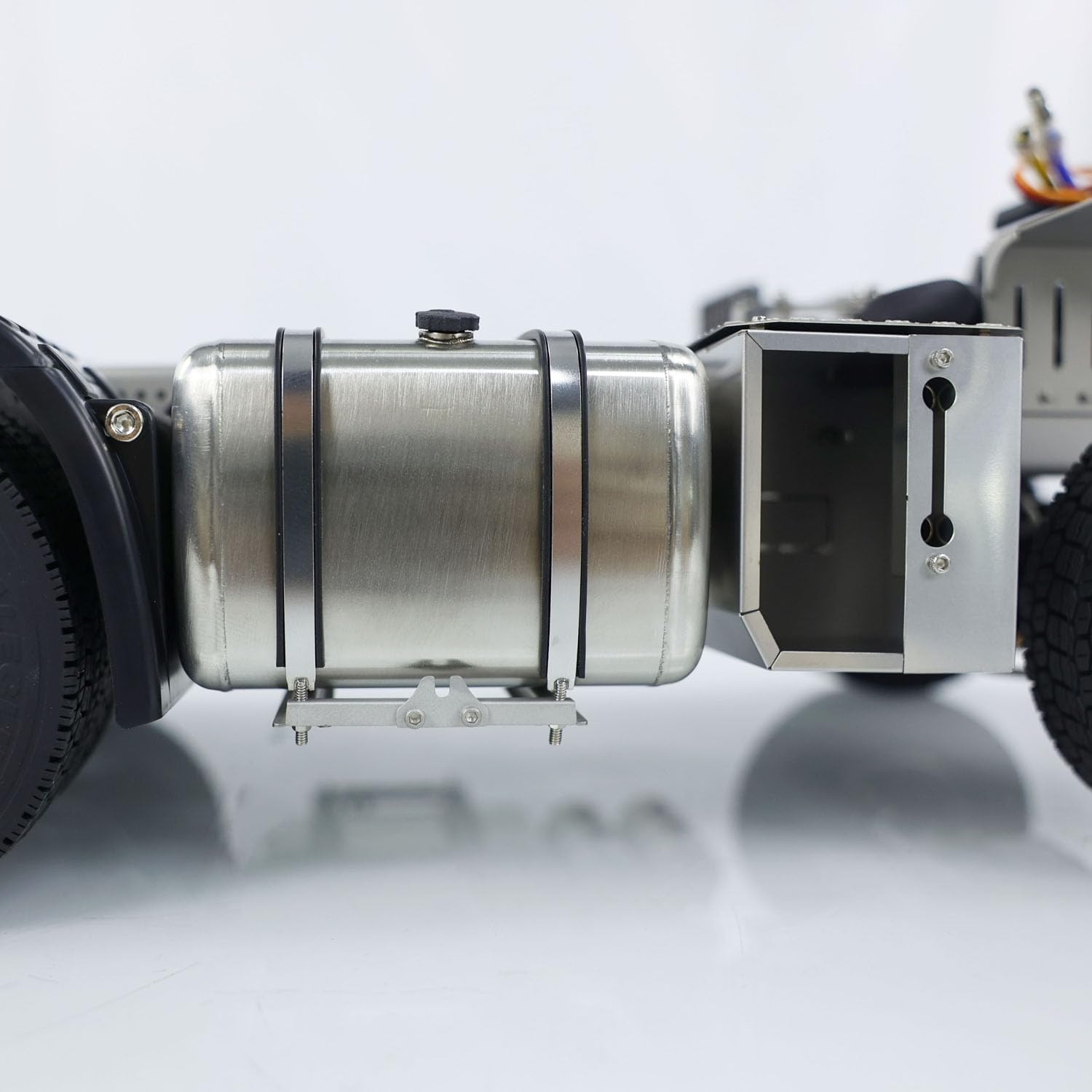 Metal 6X6 Chassis for 770S 1/14 RC Tractor Truck 3-Speed Transmission Model Servo Steering and Differential Lock