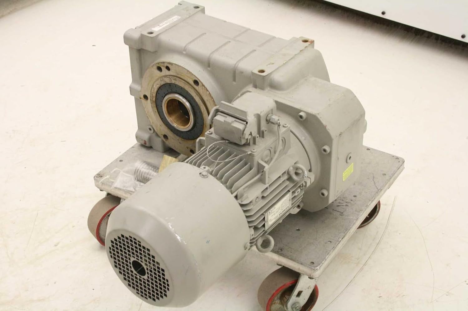 #US FDAS108B-LA112MB4-L60/38NH Parallel Shaft 4 KW 118:1 Ratio