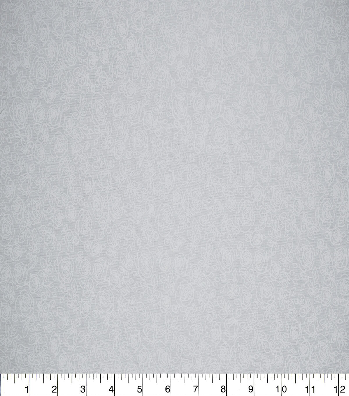 White Roses Quilt Cotton Fabric by Quilter's Showcase