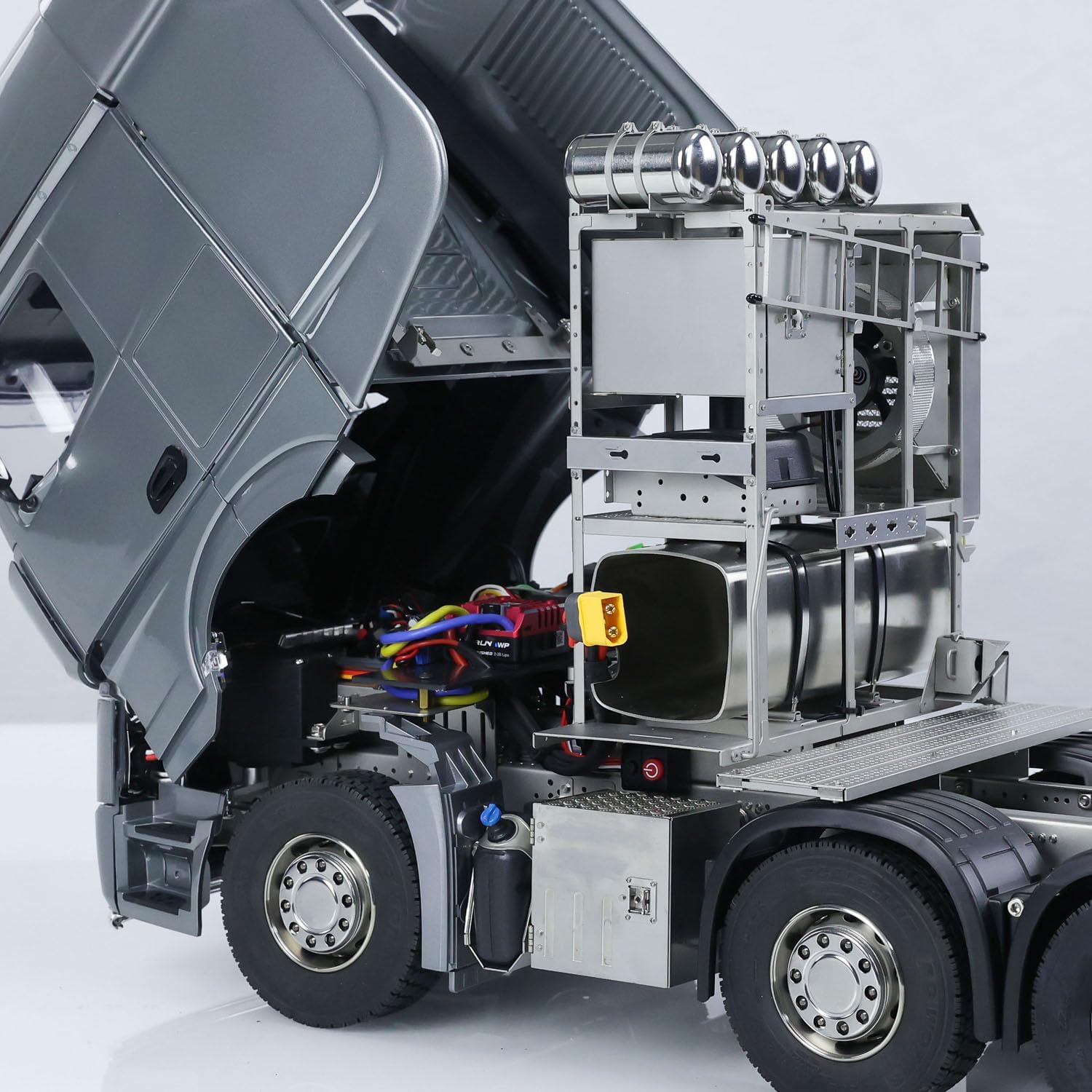 1/14 10x10 Metal Chassis Remote Control Tractor Truck 3363 Lorry 3-Speed Transmission Differential Lock Axles Light Sound System RTR Truck Model Hobby Grade Model