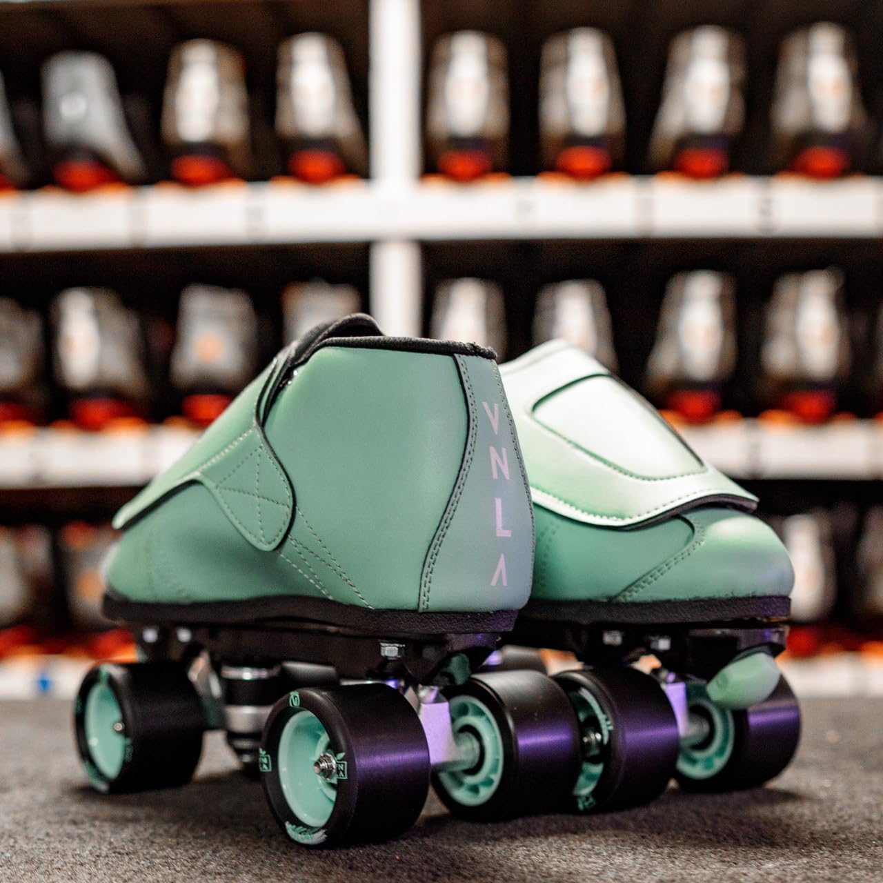 V N L A Junior Mint - Jam Skates for Men and Women - Indoor Unisex Roller Skates for Tricks and Jam Skating Mint Green