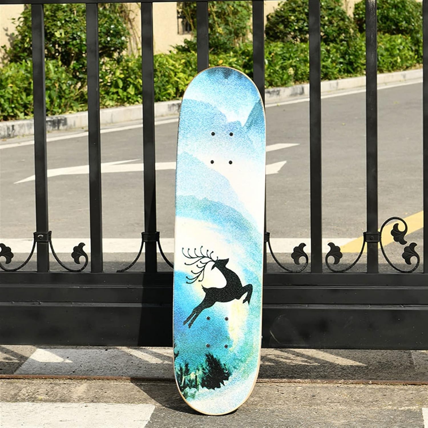 Skateboard 31 Inch Skateboard Wall Mount Suitable for Teenagers and Adults with LED Wheels