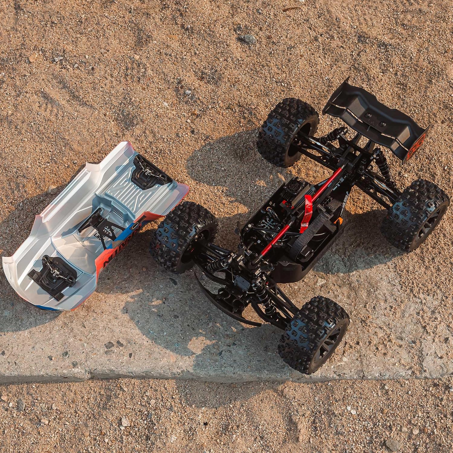 ARRMA RC Truck 1/8 KRATON 4X4 6S BLX BRUSHLESS V6 Speed Truck RTR (Lipo Battery and Charger Not Included) (Blue/Orange), ARA8608V6T1