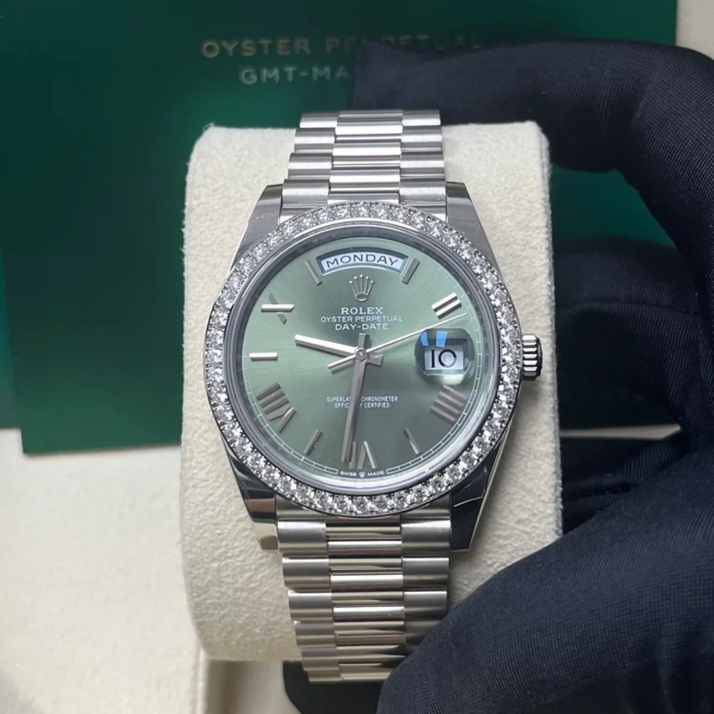 【Super Clone】ROLEX  Day-Date 40mm 228349RBR-0030 Olive Green Dial President Bracelet