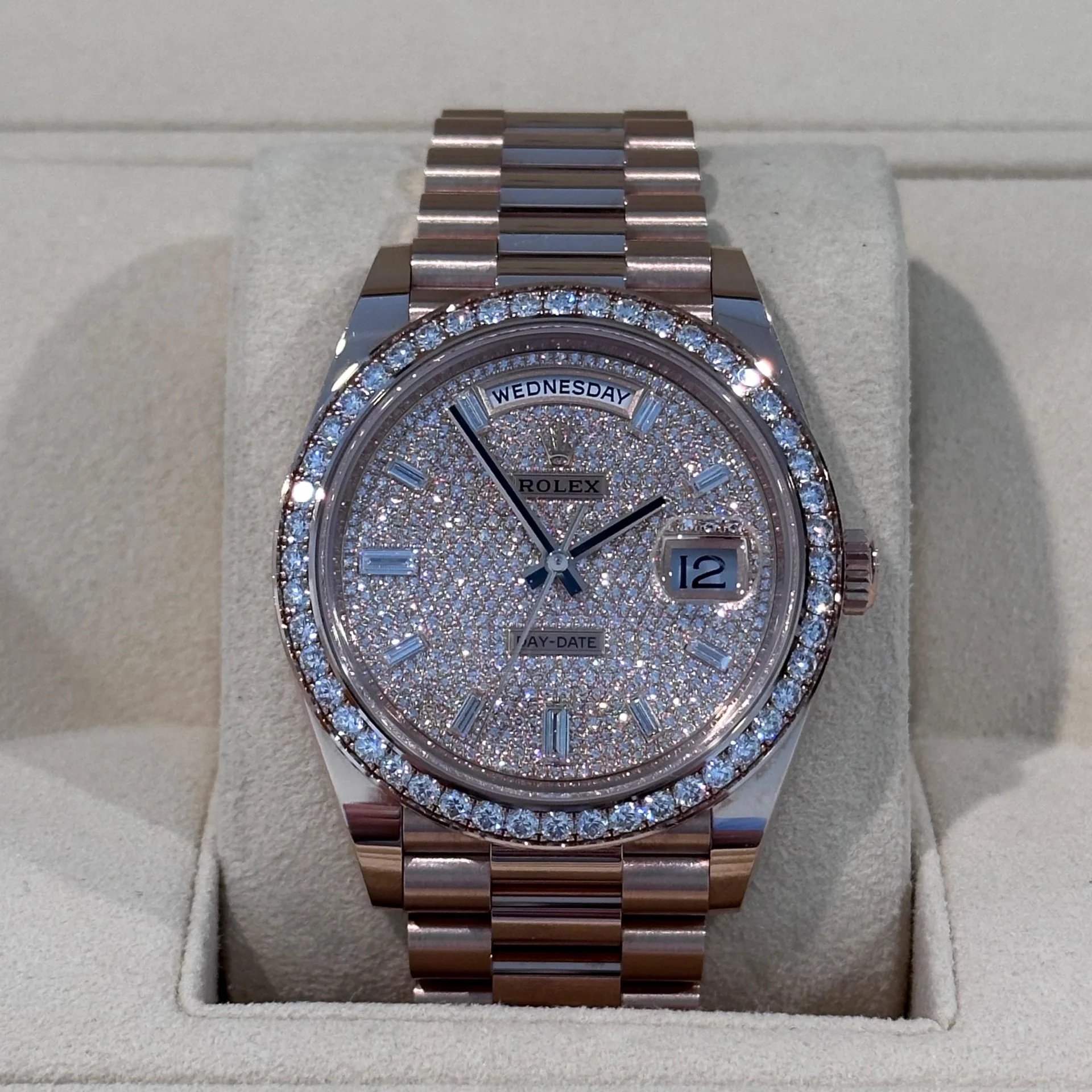 【Super Clone】ROLEX  Day-Date 40mm Diamonds Paved Dial 228345rbr-0002