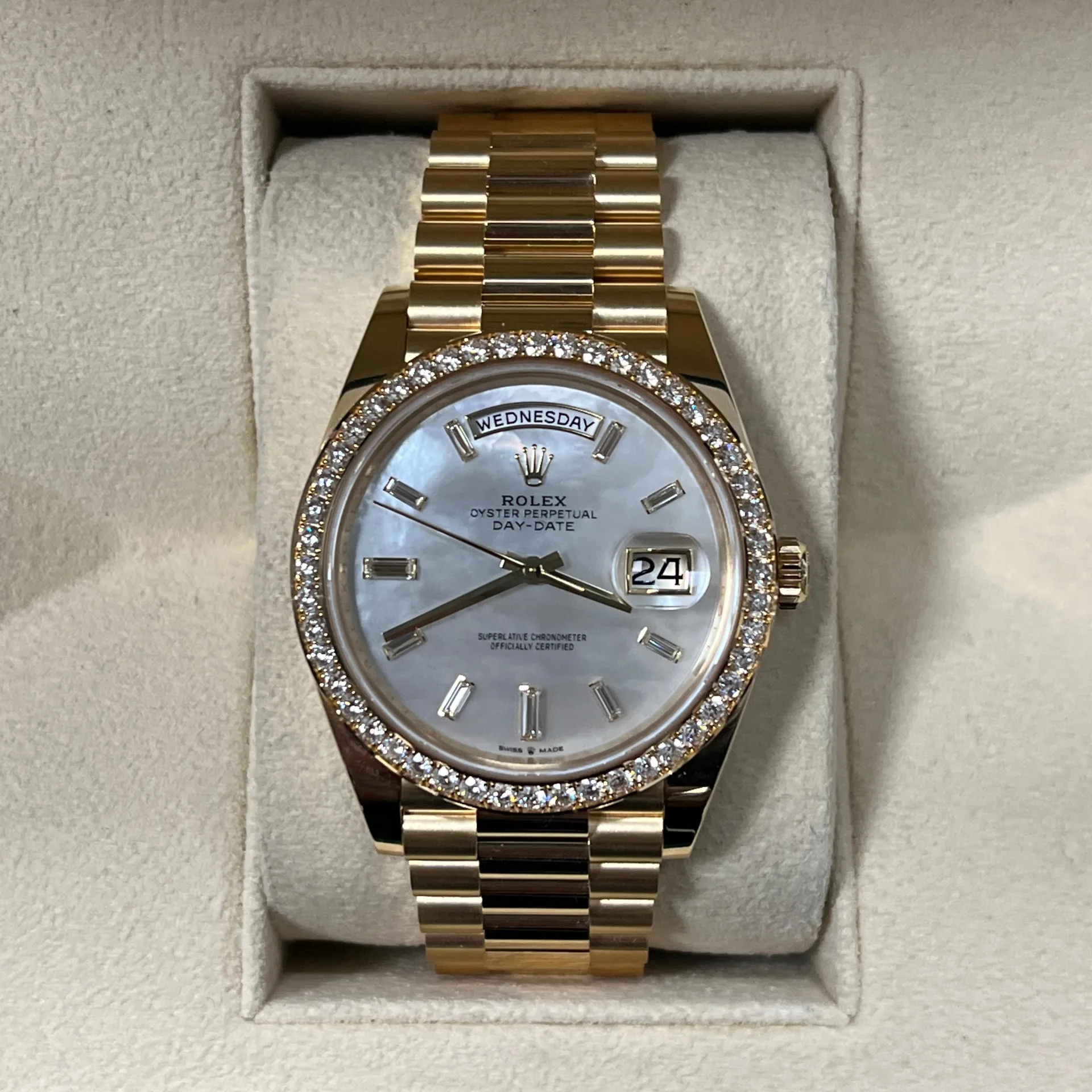 【Super Clone】ROLEX Day-Date 40mm White Mother-of-Pearl Dial President Watch 228348RBR-0046