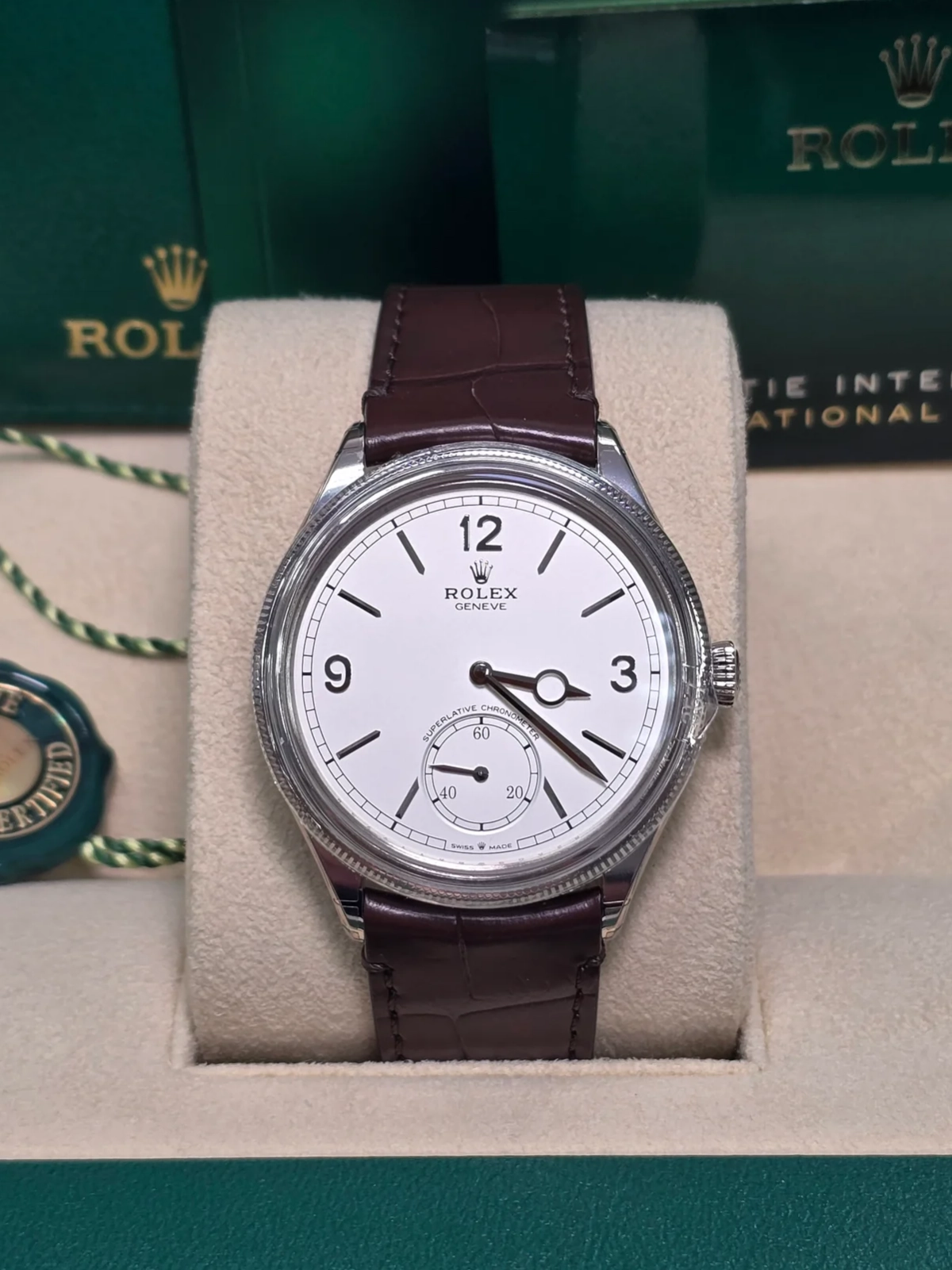 【Super Clone】ROLEX 1908 White Gold White Dial Brown Alligator Strap - 52509-0006