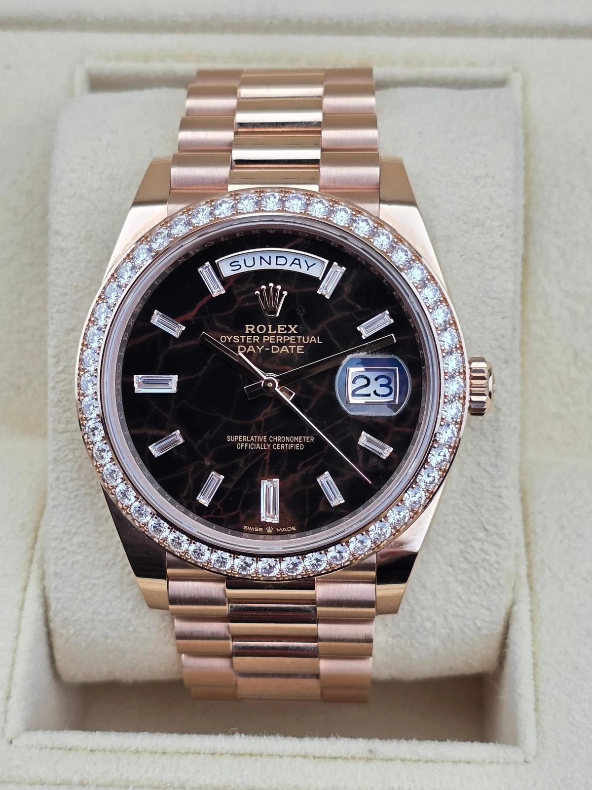 【Super Clone】ROLEX  Day-Date 40mm Eisenkiesel / Diamonds Dial 228345rbr-0016