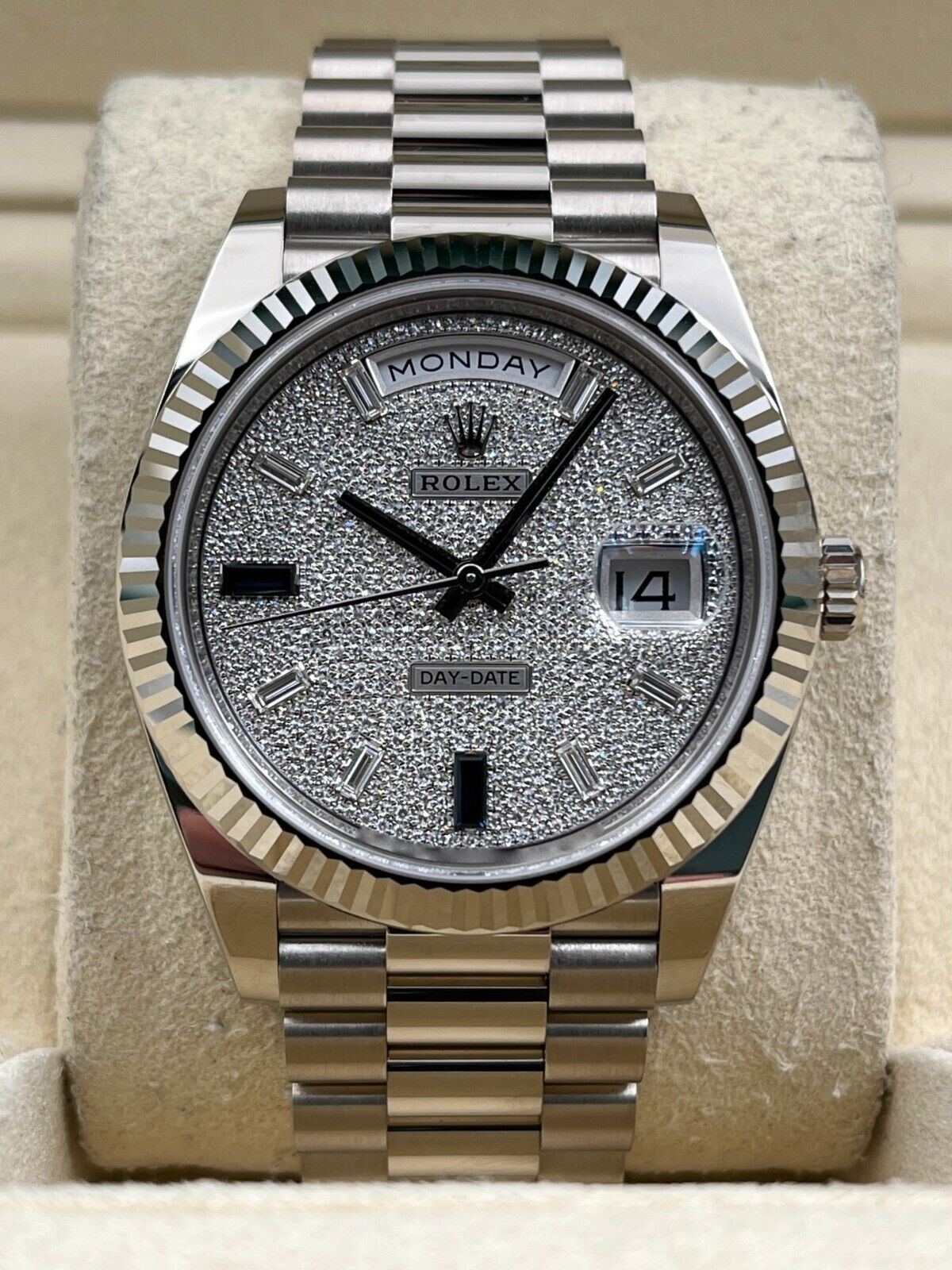 【Super Clone】ROLEX Day-Date 228236-0009 Diamonds & Sapphires Dial