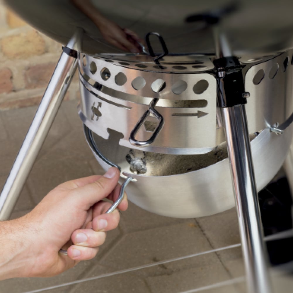 Weber Master-Touch 22-in W Black Kettle Charcoal Grill