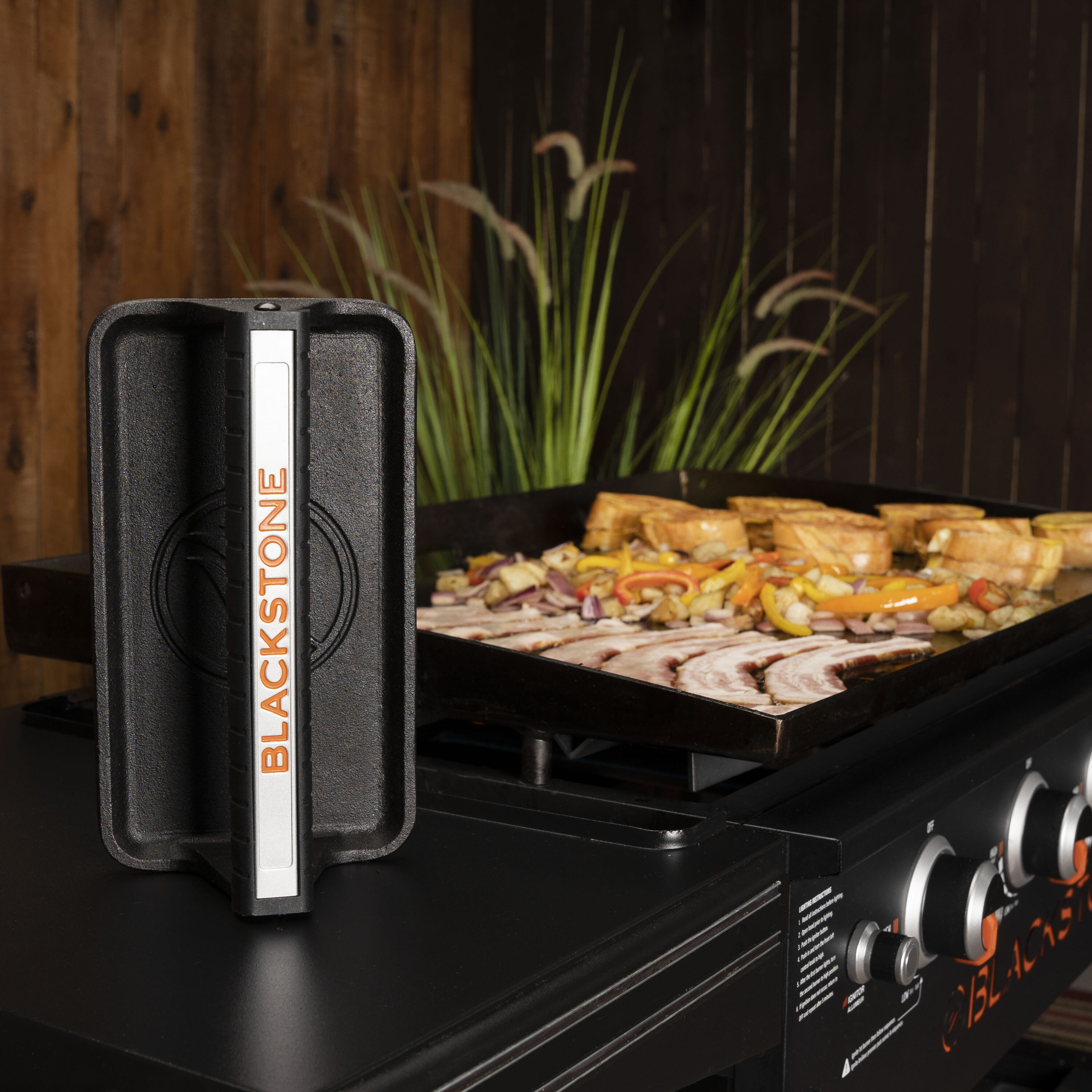 Blackstone Culinary Cast iron Griddle press