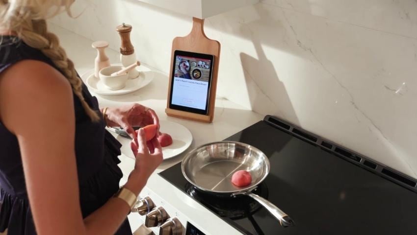 Cafe 30-in 5 Burners 7-cu ft 4.3-cu ft / 2.4-cu ft Air Fry Convection Oven Slide-in Double Induction Range (Matte White)