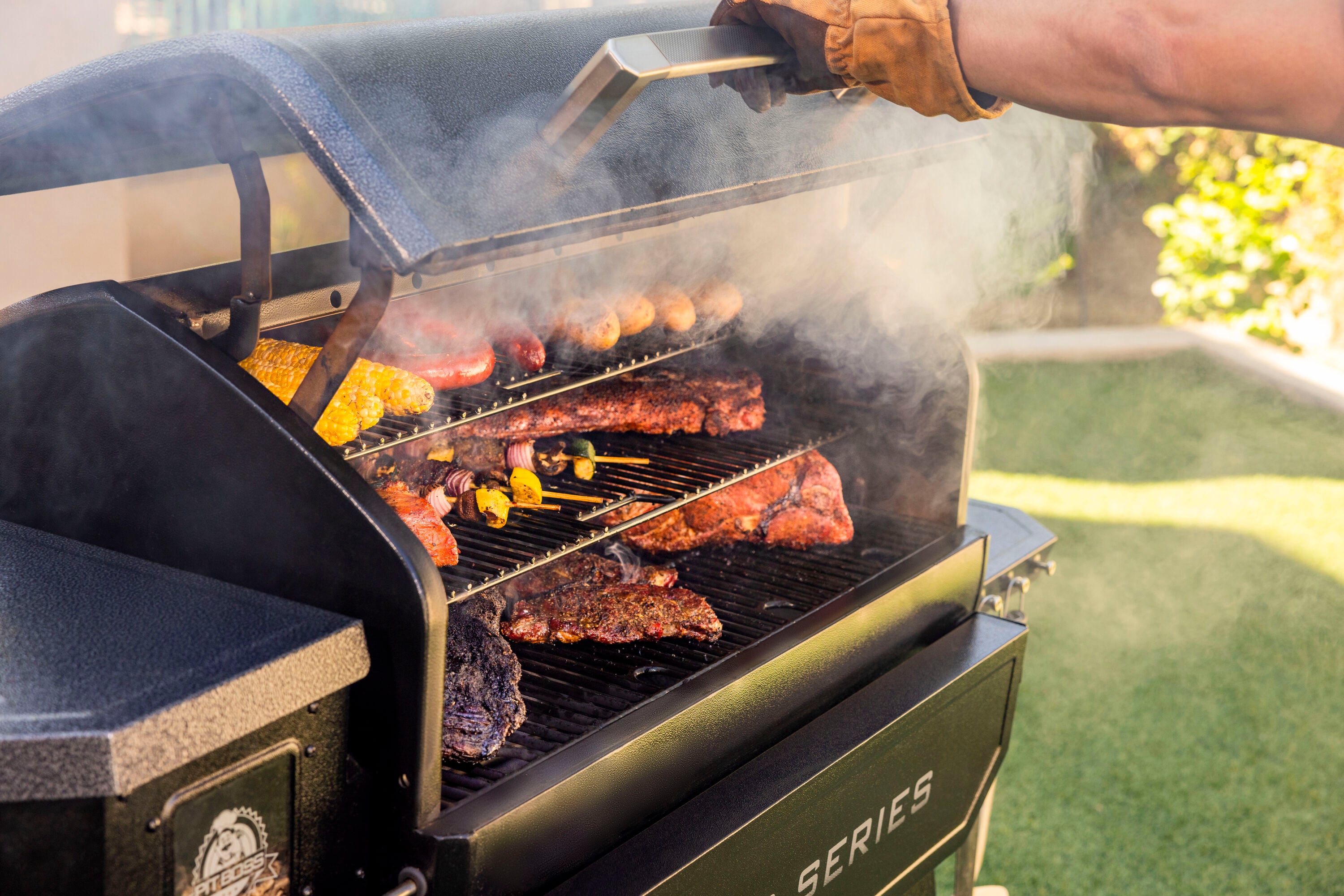 Pit Boss 1600 Pro Series 1598-Sq. in Black Pellet Grill with Smart Compatibility