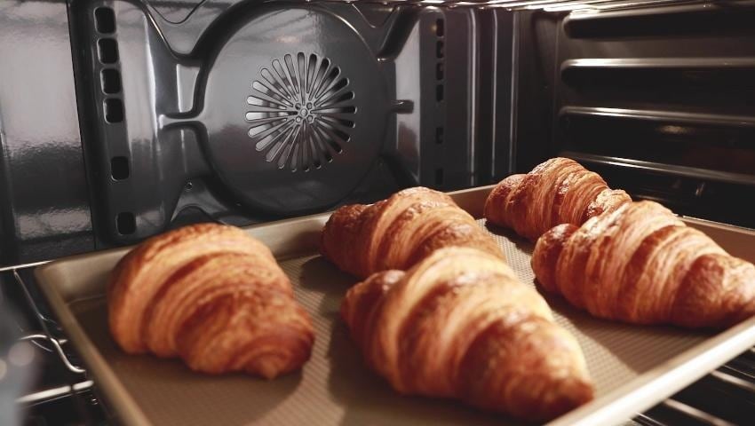 KitchenAid 30-in Glass Top 5 burners 6.4-cu ft Convection Oven Freestanding Electric Range ( Stainless Steel with PRINTSHIELD Finish )