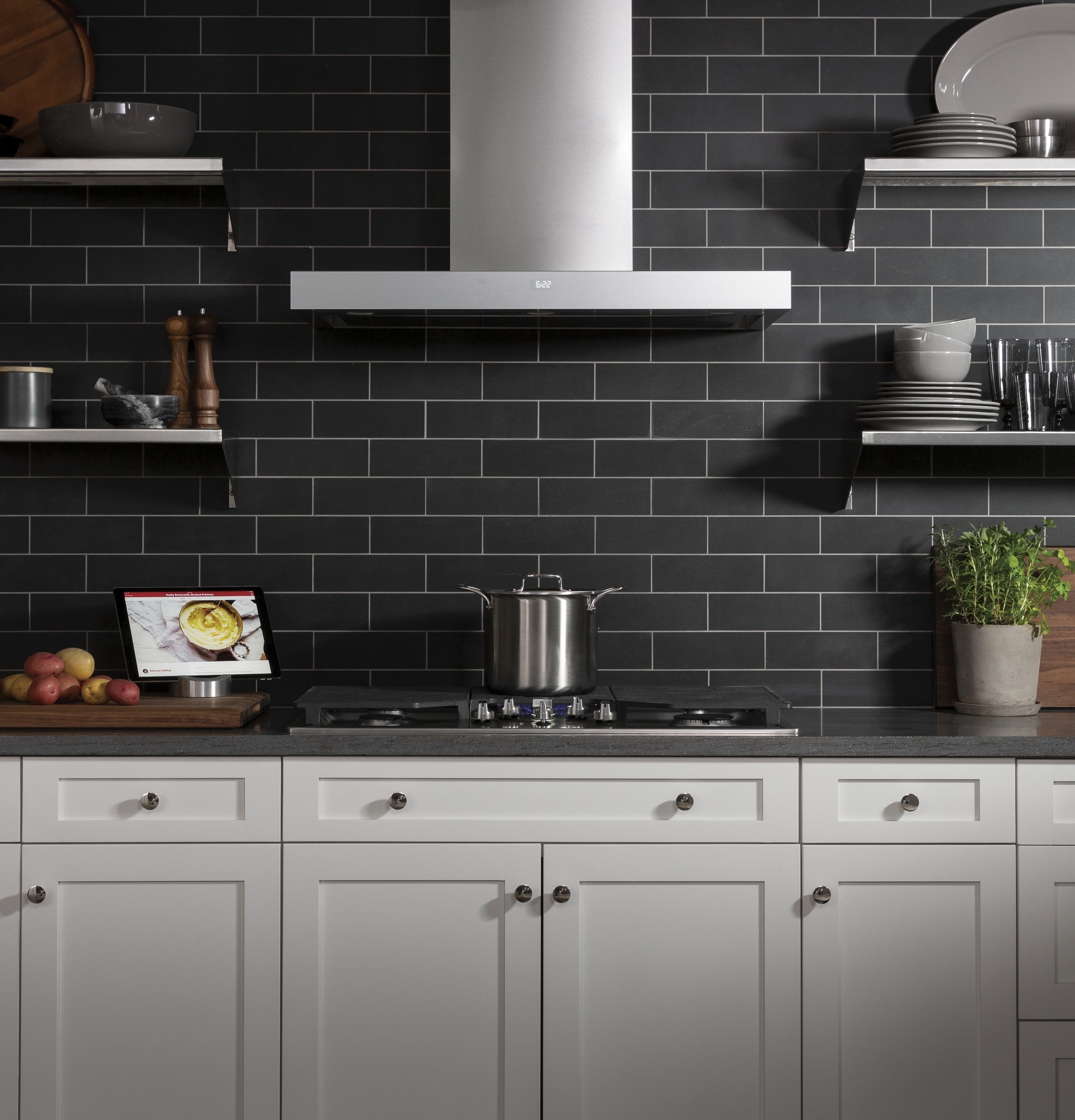 GE Convertible Stainless Steel Wall Mounted Range Hood Common 36 Inch Actual 36 in