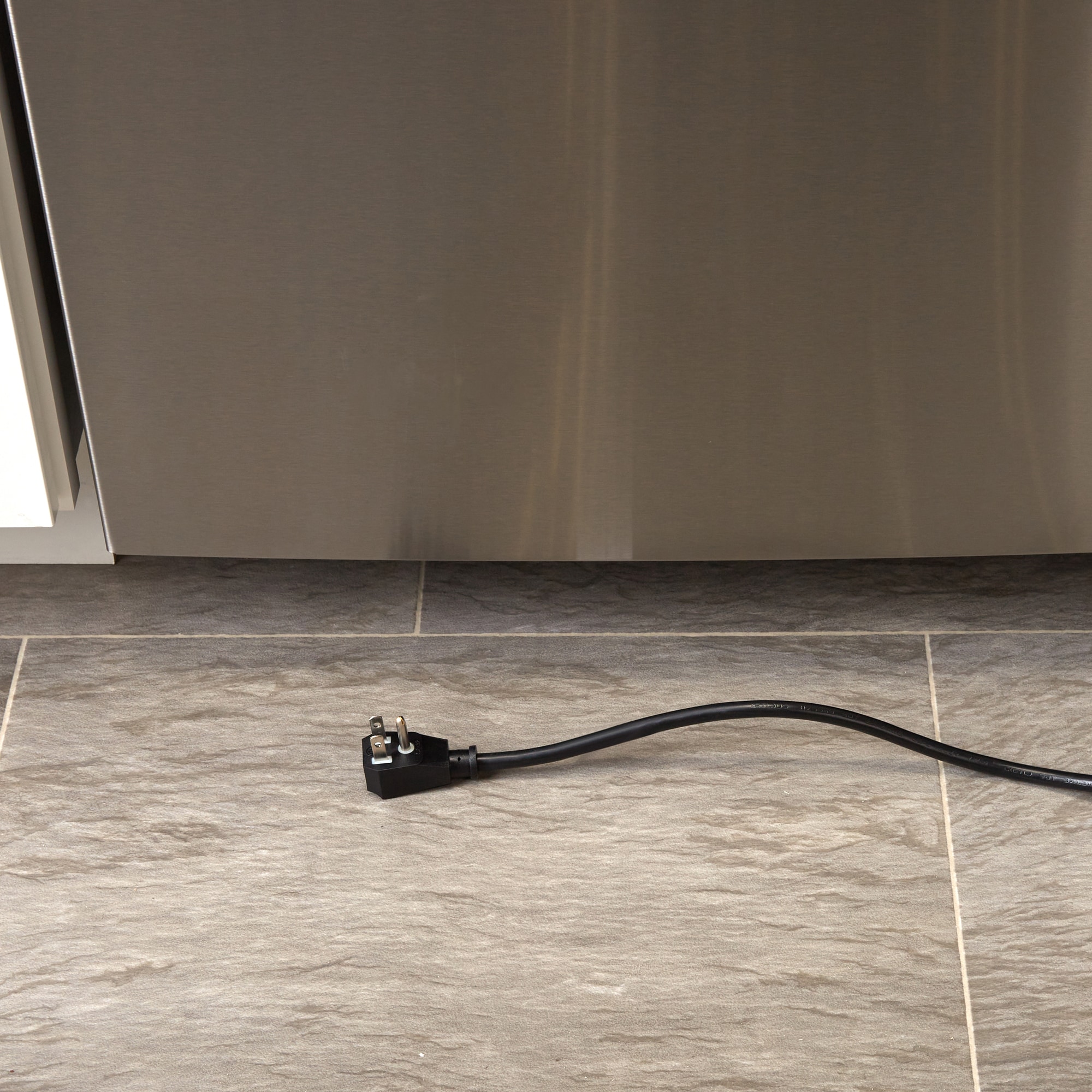 Utilitech SRD 6-ft 13 -Amp 3 -Prong Black Dishwasher Appliance Power Cord