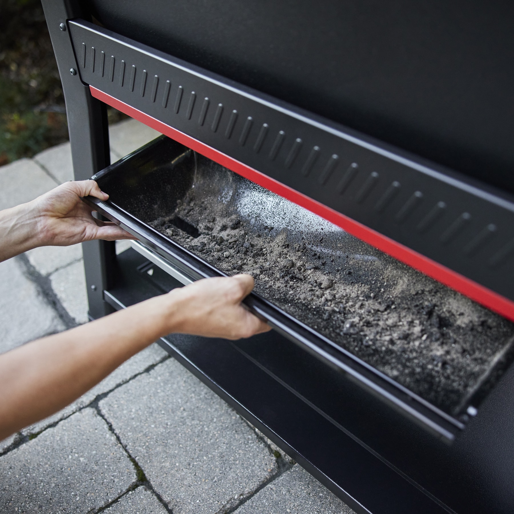 Weber Searwood XL 600 972-Sq. in Black Pellet Grill with Smart Compatibility