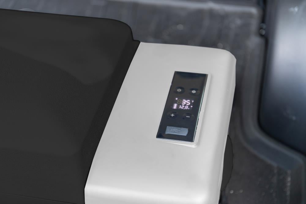 CAMCO 24-in W 28 -Can Capacity Black Portable Indoor Beverage Refrigerator