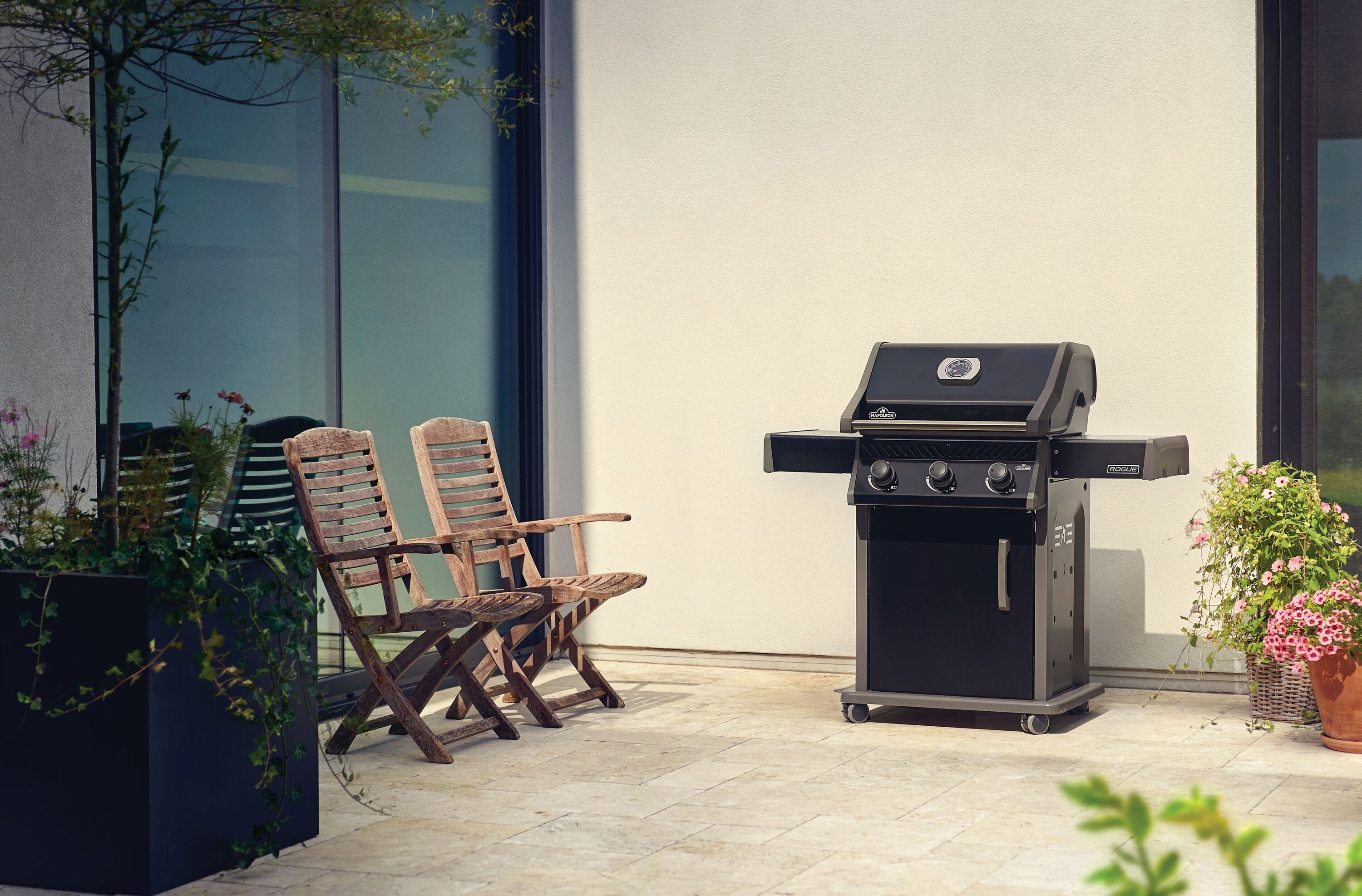 NAPOLEON Rogue 425 Series Black 3 -Burner Liquid Propane Gas Grill