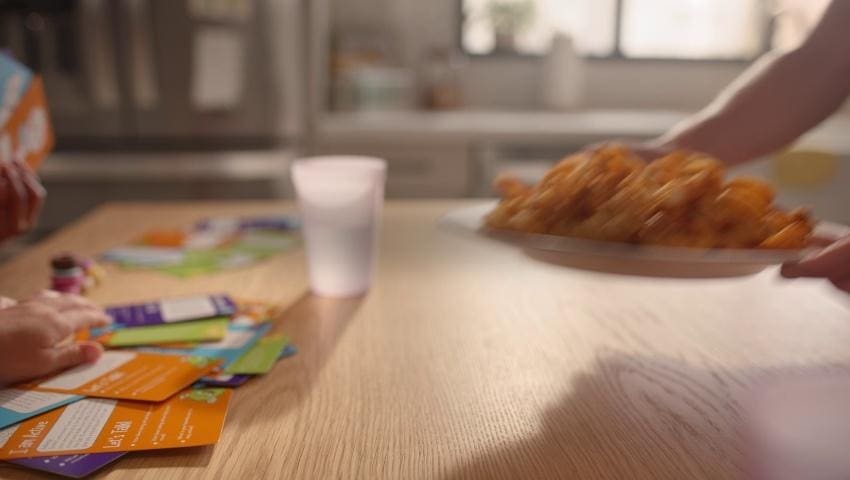 Whirlpool High Speed Preheat 30-in Glass Top 5 burners 5.3-cu ft Convection Oven Freestanding Electric Range with WipeClean Coating ( Black )