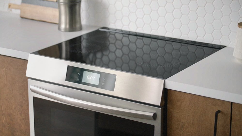 Frigidaire Gallery 30-in 5 Burners 6.2-cu ft Air Fry Convection Oven Slide-in Single Induction Range (Fingerprint Resistant Stainless Steel)