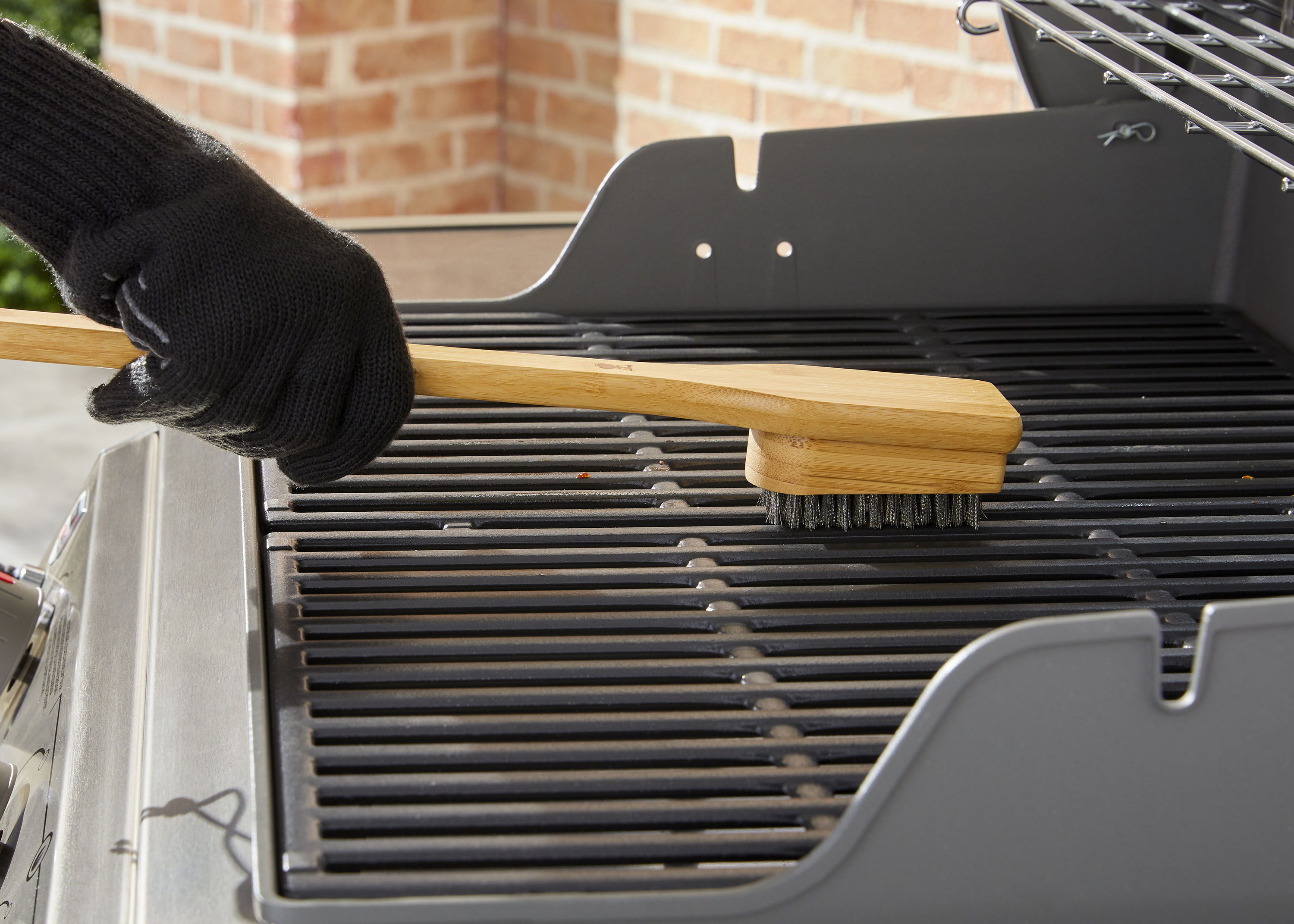 Weber Bamboo Grill brush with 18-in Wood Handle