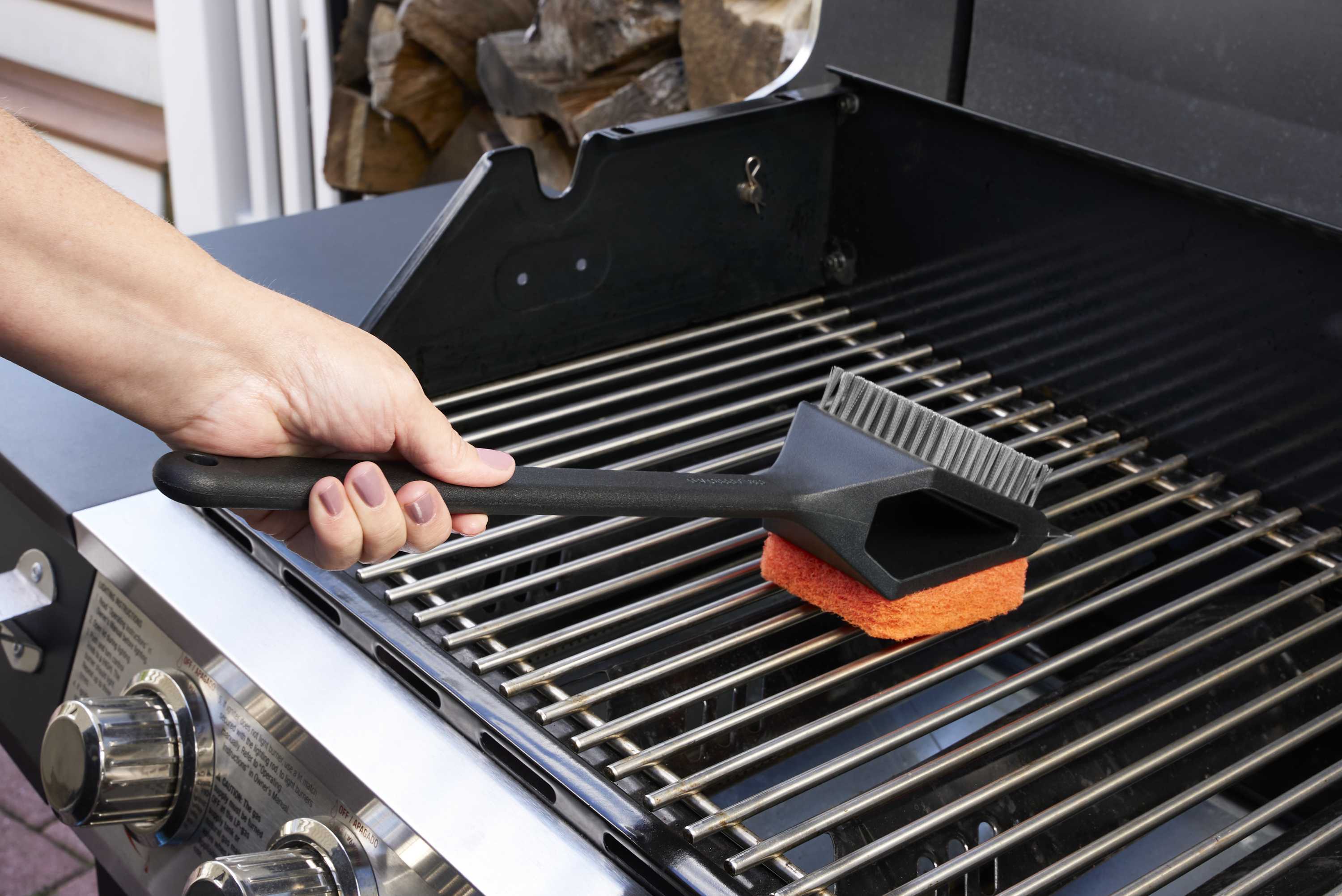 Master Forge Grill brush with 15-in Plastic Handle with Scraper Blade