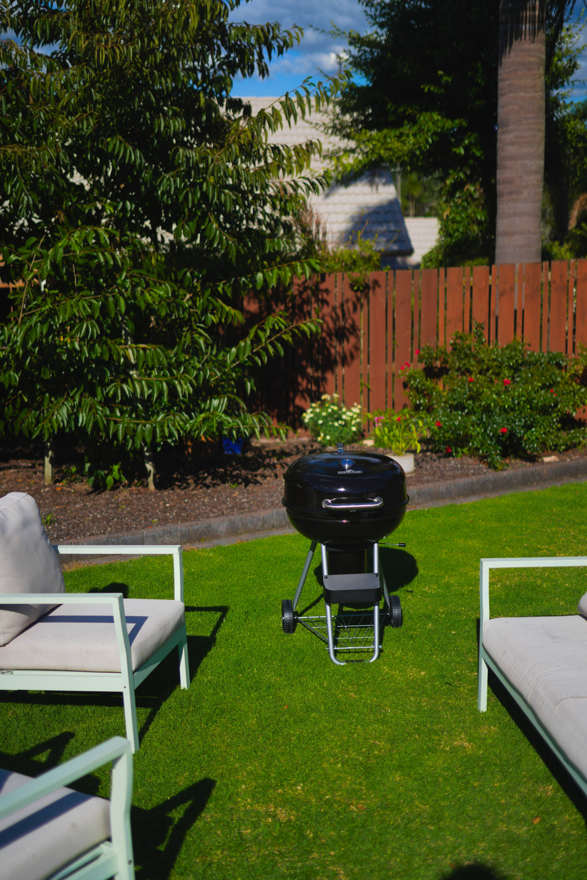 Master Forge 22.17-in W Black porcelain coated Kettle Charcoal Grill