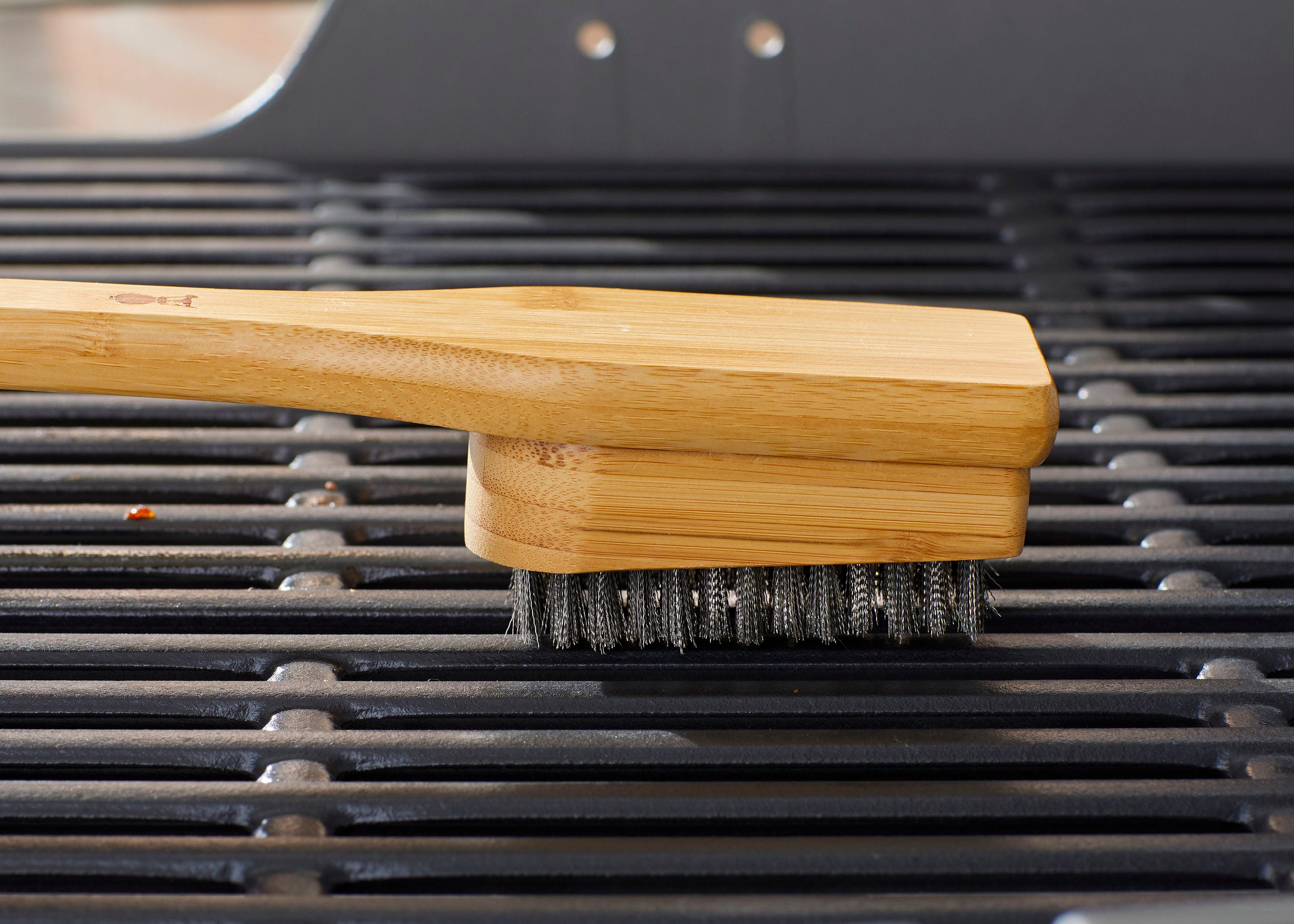 Weber Bamboo Grill brush with 18-in Wood Handle