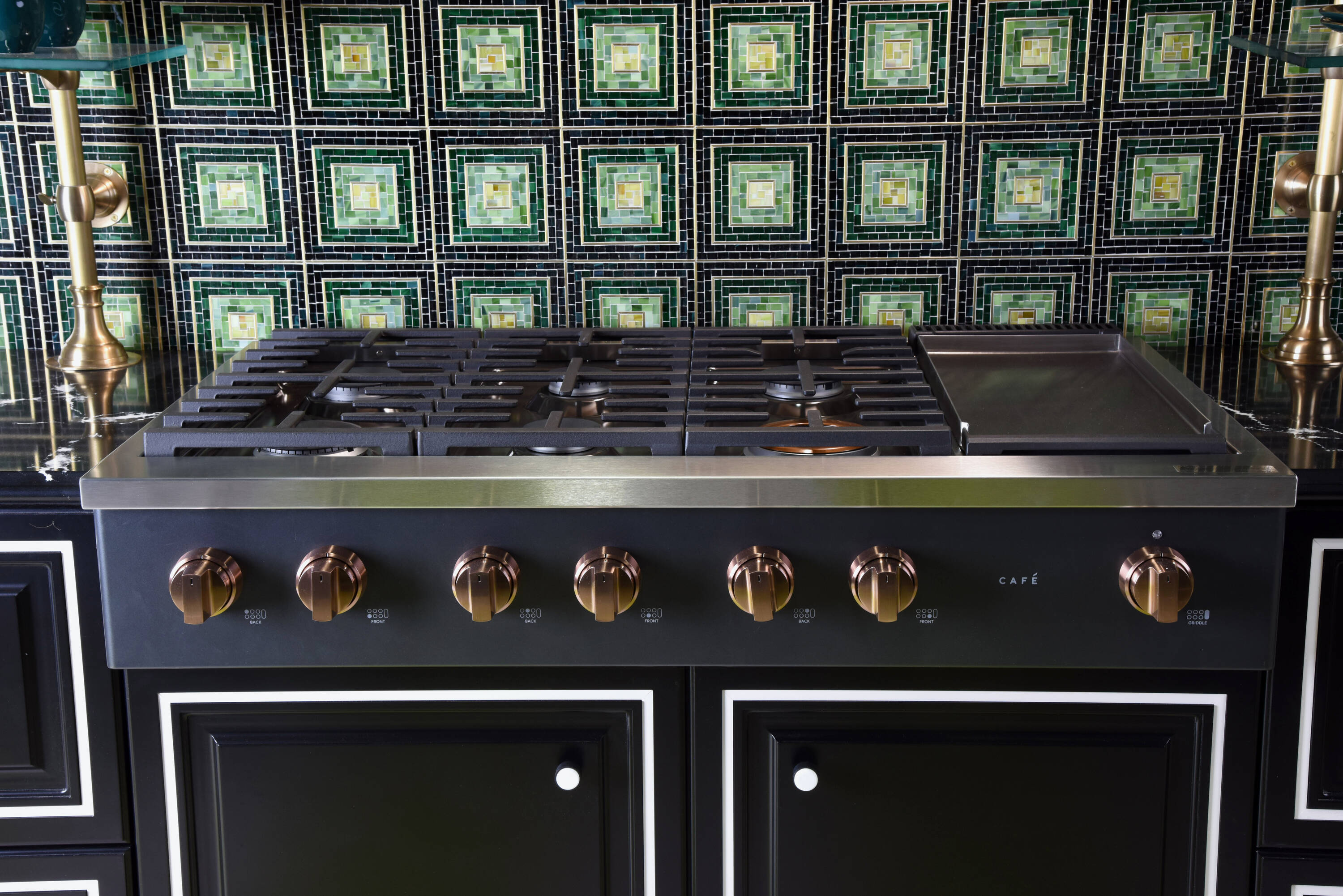 Cafe 48-in Gas range Handle and knob kit ( Brushed Copper )