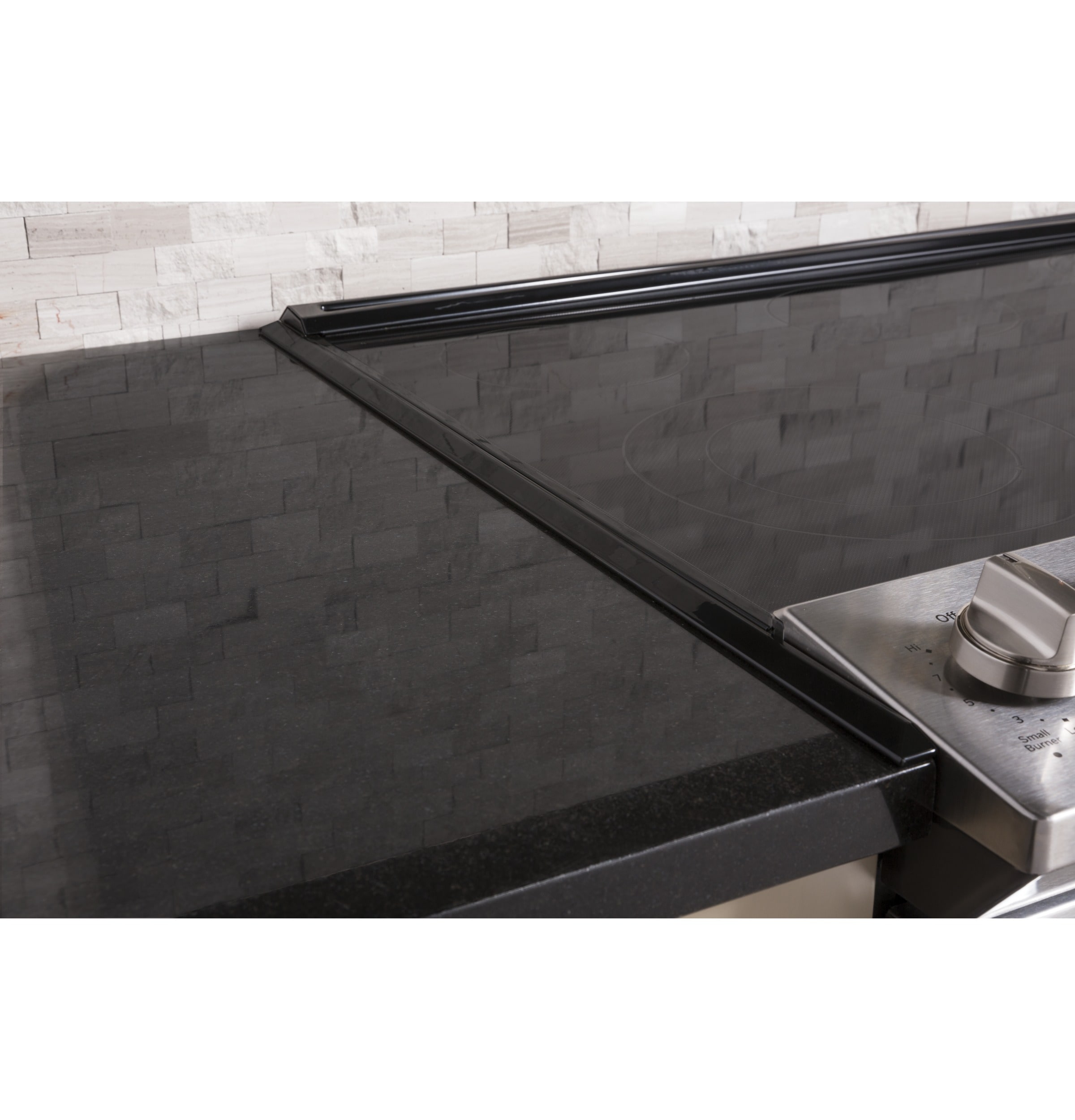 GE 30-in Gas range Filler trim kit ( Black )